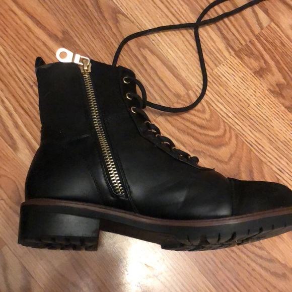 Women Boots - Picture 6 of 8